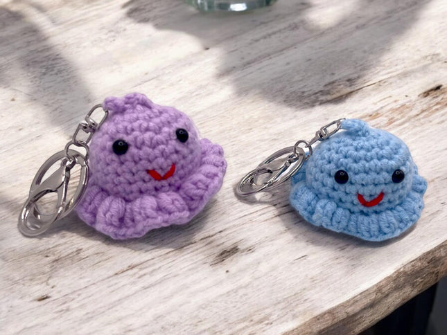 Gehäkelte Oktopus Schlüsselanhänger - Geschenk für Schulanfang, Geburtstag, Valentinstag oder Hochzeit für Sie und Ihn - Freund und Freundin