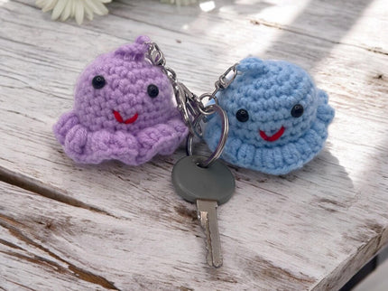 Gehäkelte Oktopus Schlüsselanhänger - Geschenk für Schulanfang, Geburtstag, Valentinstag oder Hochzeit für Sie und Ihn - Freund und Freundin