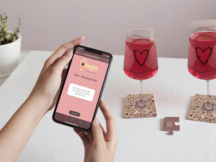 Cheers to Us – Couple Edition | Date Night Spiel | 360 Fragen | Bierdeckel-Set für Paare | Gesprächsspiel für Beziehung | Valentinstag