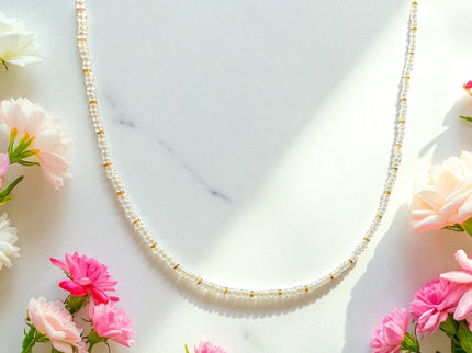 Perlenkette handgemacht – Glasperlen weiß gold – Damen Halskette – Weihnachten Schmuck – Layering Kette – Geschenkidee Accessoire - Sie